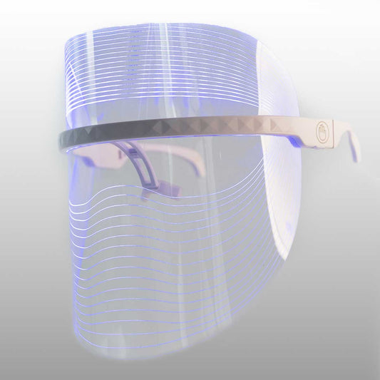 Uso de la máscara LED cocoon con suero facial para máxima absorción