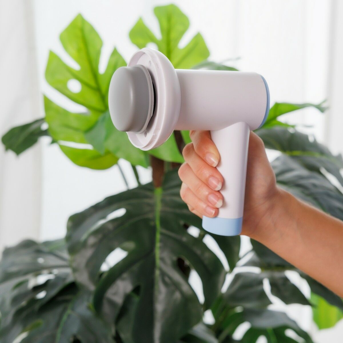 Diseño compacto y ligero de pistola de masaje recargable 6 en 1